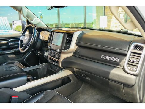 Used 2022 RAM 1500 Laramie AWD/4WD image 14