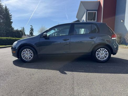 Used 2012 Volkswagen Golf 4-Door image 5