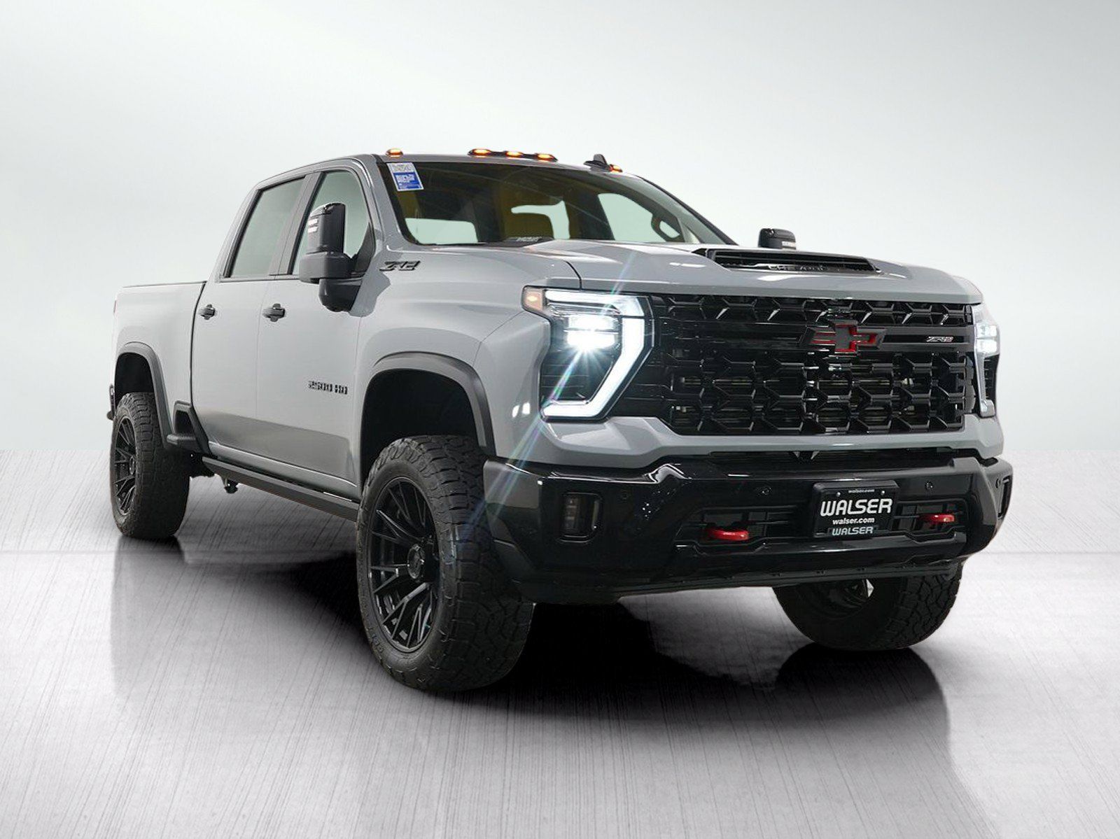 Used 2025 Chevrolet Silverado 2500 ZR2 w/ Technology Package AWD/4WD image 8
