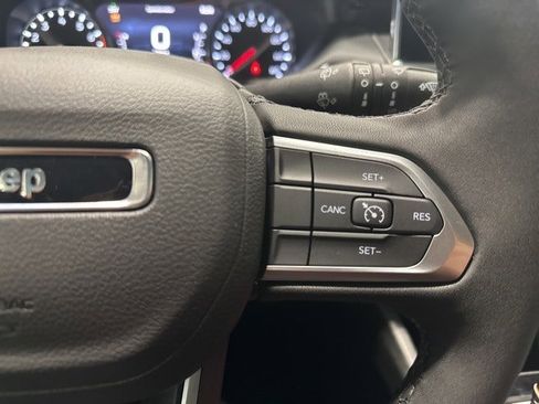 New 2025 Jeep Compass Latitude w/ Sun & Sound Group image 21