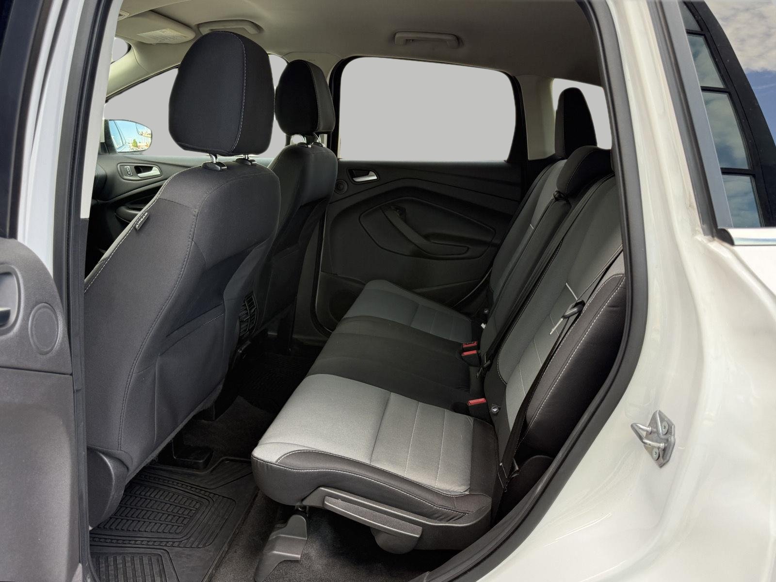 Used 2015 Ford Escape SE w/ Equipment Group 201A FWD image 25