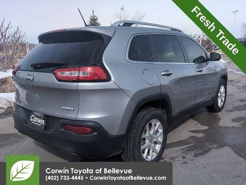 Used 2016 Jeep Cherokee Latitude w/ Cold Weather Group image 3