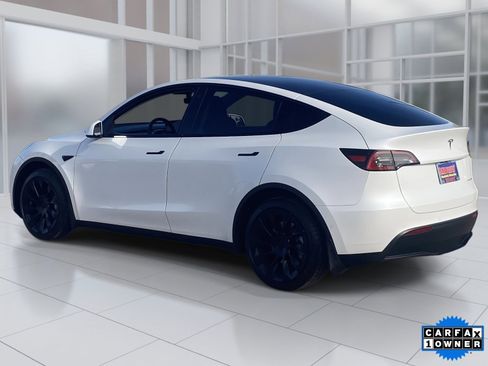 Used 2021 Tesla Model Y Long Range image 4