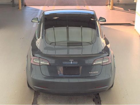 Used 2020 Tesla Model 3 Performance image 4