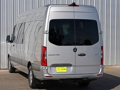 Used 2024 Mercedes-Benz Sprinter 2500 image 62