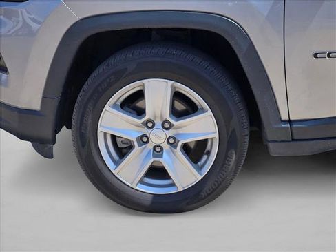Used 2022 Jeep Compass Latitude AWD/4WD image 10