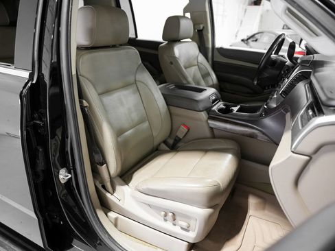 Used 2018 Chevrolet Suburban LT image 22