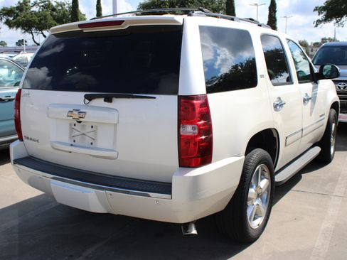 Used 2009 Chevrolet Tahoe LTZ RWD image 11