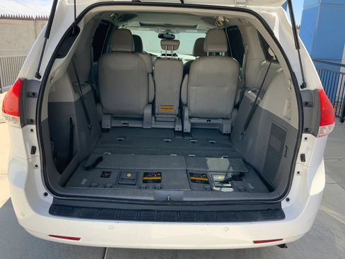 Used 2012 Toyota Sienna XLE w/ XLE Navigation Pkg FWD image 11