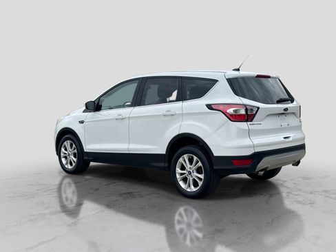 Used 2017 Ford Escape SE FWD image 5