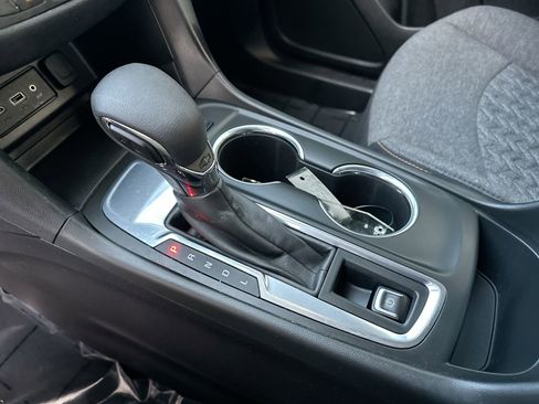 Used 2023 Chevrolet Equinox LT image 19