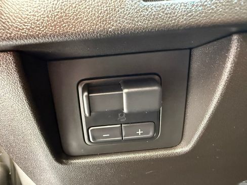 Used 2024 GMC Canyon Elevation w/ Convenience Package RWD image 34