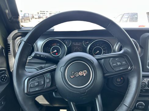 Used 2023 Jeep Gladiator Sport AWD/4WD image 18