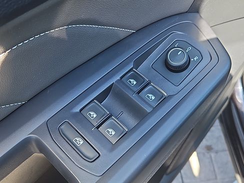 Used 2021 Volkswagen Atlas SE AWD/4WD image 18