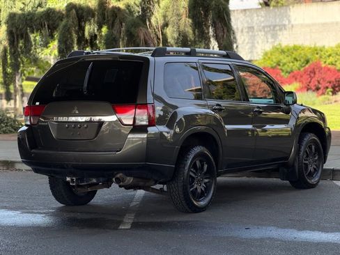 Used 2011 Mitsubishi Endeavor LS AWD/4WD image 6