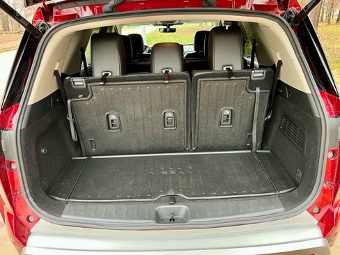 Used 2024 Nissan Pathfinder Platinum w/ Cargo Package image 24