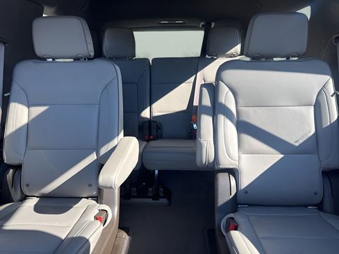 Used 2021 GMC Yukon SLT w/ SLT Luxury Plus Package image 13