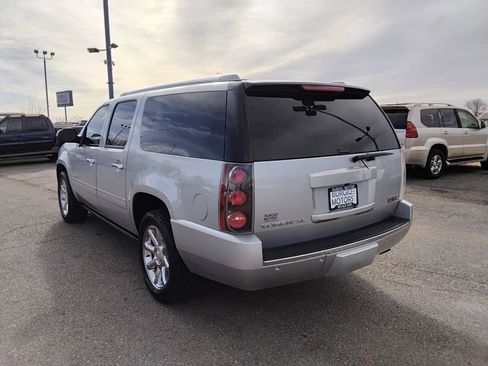 Used 2013 GMC Yukon XL Denali image 7