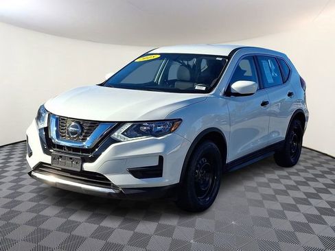 Used 2018 Nissan Rogue S image 3