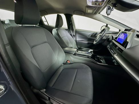 Used 2023 Toyota Prius LE image 29