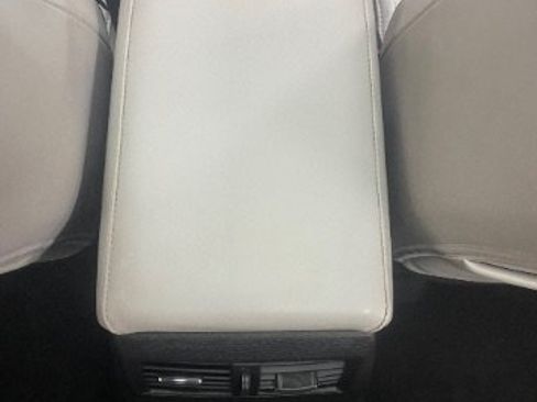 Used 2025 Mitsubishi Outlander SE FWD image 18