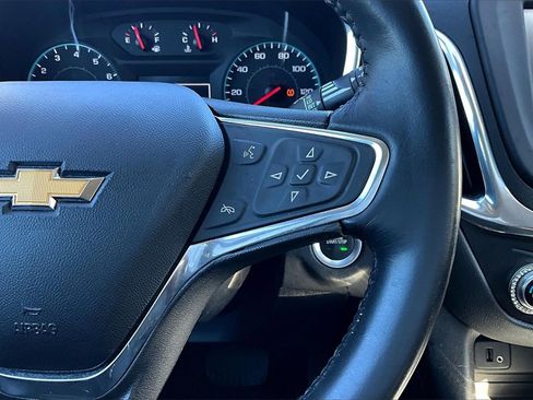 Used 2018 Chevrolet Equinox LT image 18