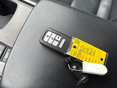 Used 2018 Honda Accord EX-L image 11