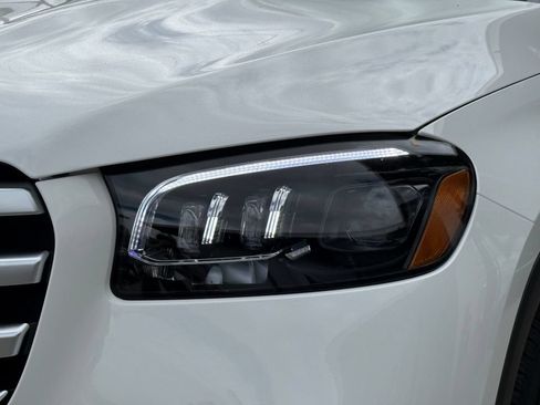 Used 2025 Mercedes-Benz GLS 450 4MATIC image 45