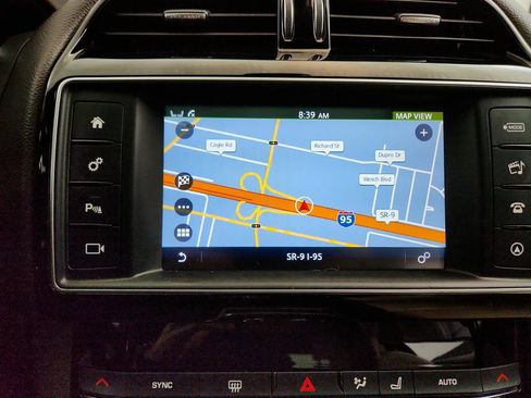 Used 2017 Jaguar F-PACE Prestige image 19