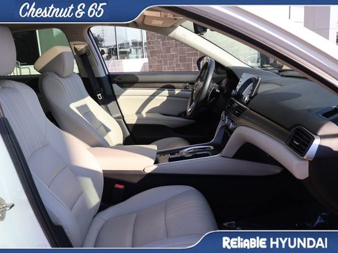 Used 2019 Honda Accord Touring image 9