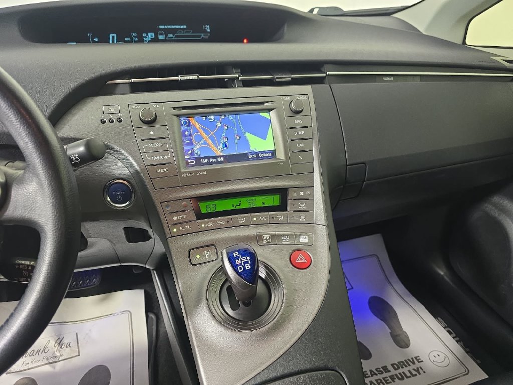 Used 2015 Toyota Prius Persona Series FWD image 16