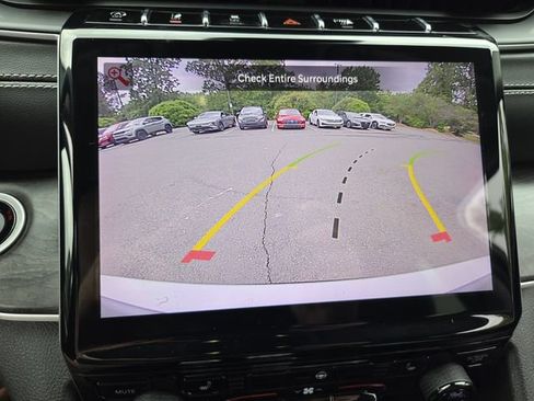 Used 2023 Jeep Grand Cherokee L Limited AWD/4WD image 26