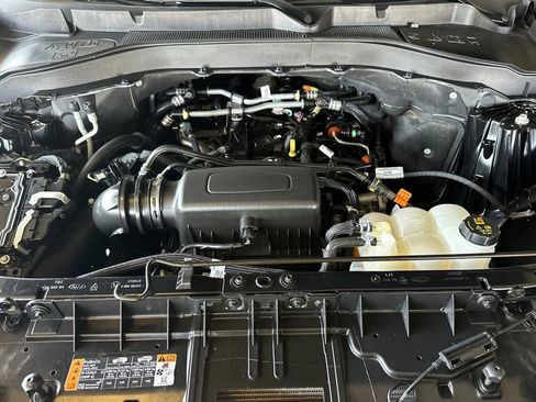 Used 2023 Ford Explorer XLT w/ Equipment Group 202A RWD image 21