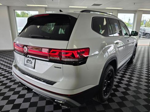 New 2026 Volkswagen Atlas Peak Edition AWD/4WD image 3