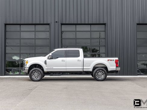 Used 2017 Ford F250 Lariat w/ Lariat Value Package AWD/4WD image 1