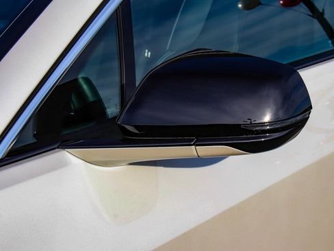 Used 2024 Cadillac Lyriq Tech image 48