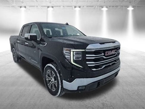 Used 2025 GMC Sierra 1500 SLT image 2