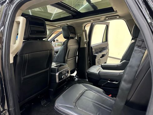 Used 2020 Ford Expedition Platinum image 36