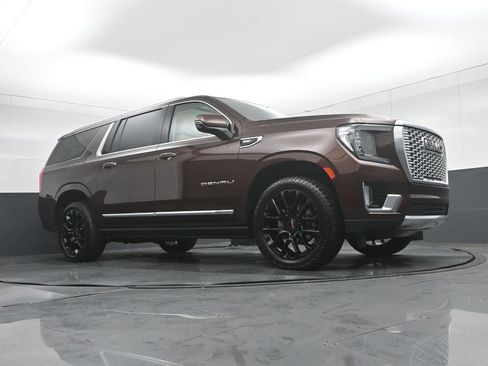 Used 2023 GMC Yukon XL Denali AWD/4WD image 73