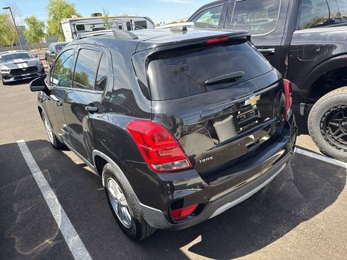 Used 2019 Chevrolet Trax LT w/ LT Convenience Package FWD image 4