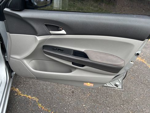 Used 2010 Honda Accord LX image 22