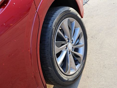 Used 2023 Buick Encore GX Select w/ Sport Touring Package image 39