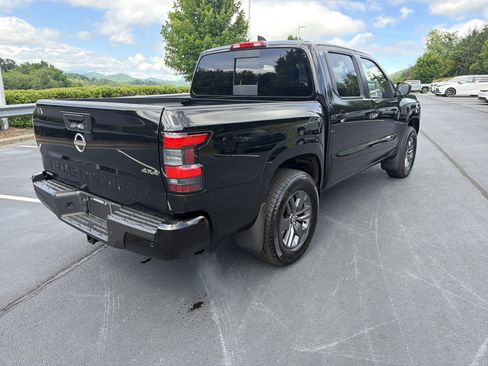 Used 2025 Nissan Frontier SV w/ SV Convenience Package AWD/4WD image 5