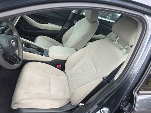 Used 2025 Honda Accord SE image 11
