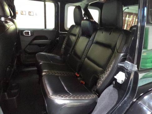 Used 2021 Jeep Wrangler Unlimited Sahara AWD/4WD image 14
