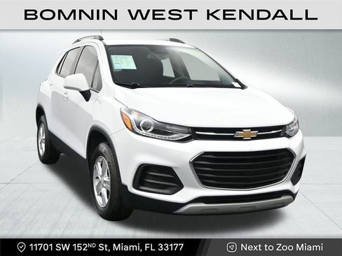 Used 2022 Chevrolet Trax LT w/ LT Convenience Package image 7