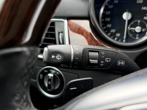 Used 2014 Mercedes-Benz GL 550 4MATIC image 96