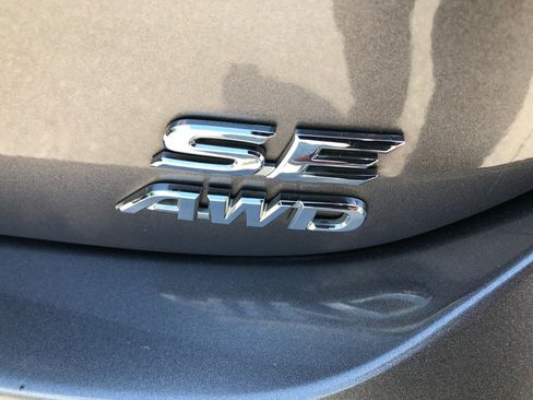 Used 2024 Toyota Camry SE AWD/4WD image 9