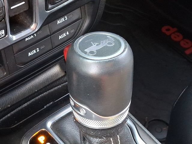 Used 2019 Jeep Wrangler Unlimited Sahara AWD/4WD image 14