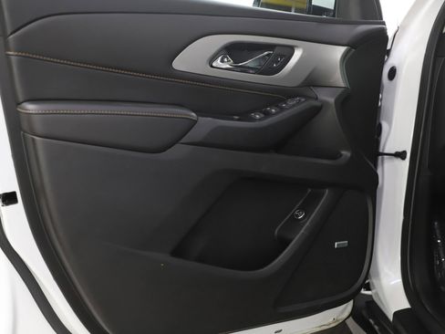 Used 2020 Chevrolet Traverse RS image 21